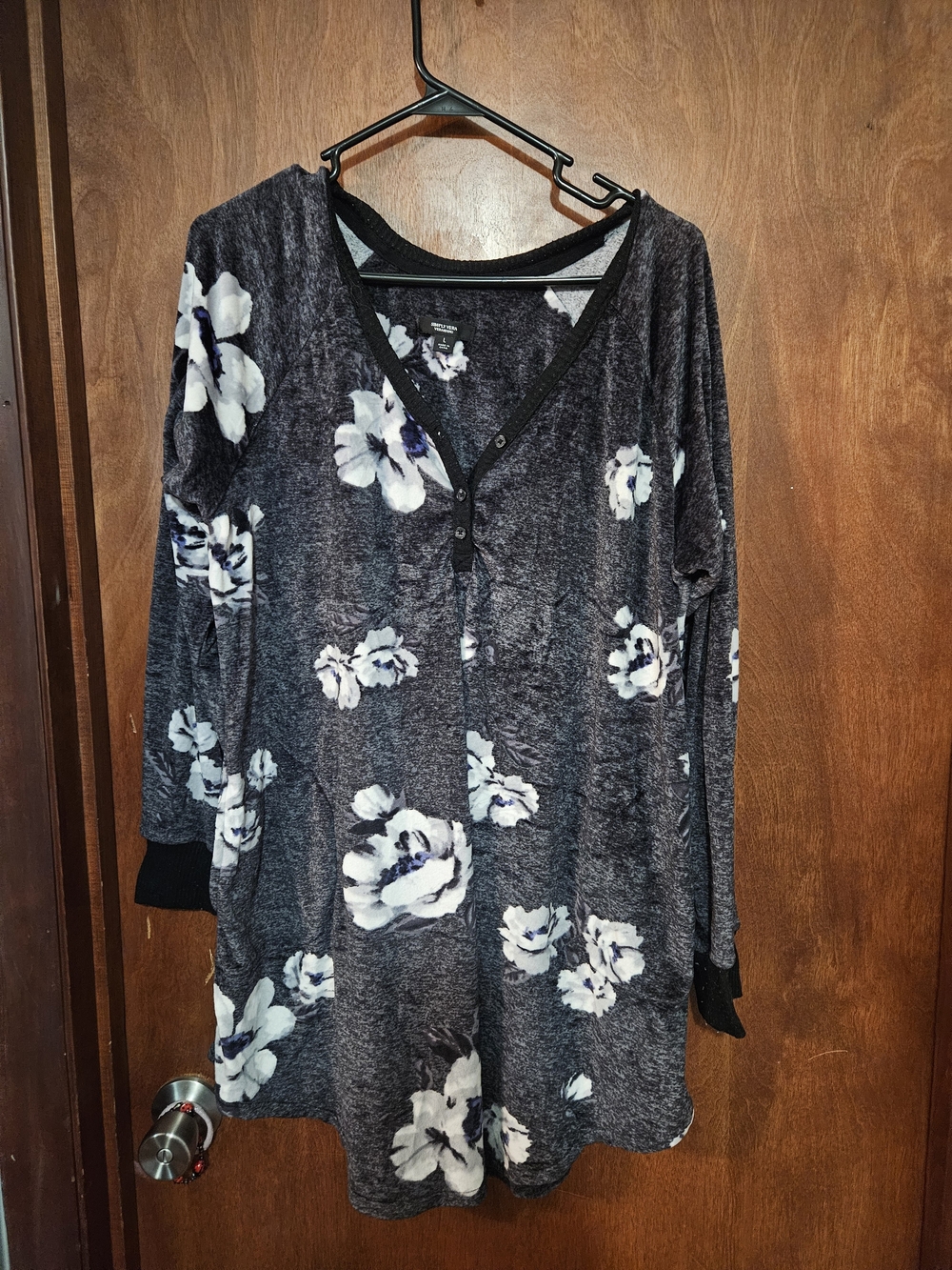 Simply Vera Vera Wang Charcoal Floral Henley Tunic